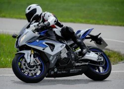 Siêu môtô BMW HP4 có hệ thống ABS mới để ôm cua an toàn