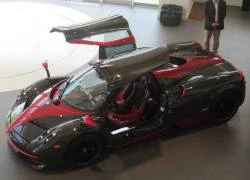 "Soi" siêu xe Pagani Huayra màu độc của một nhà sưu tập