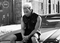 Taeyang (Big Bang) bị lừa diễn cảnh giường chiếu