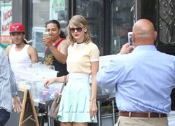 Taylor Swift hút mắt giới mày râu trên phố vì vẻ đáng yêu