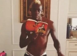 Tiền đạo Mario Balotelli lại khiến cộng đồng mạng &#8220;phát sốt&#8221;