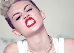 7 năm Miley Cyrus từ gái ngoan đến hư hỏng