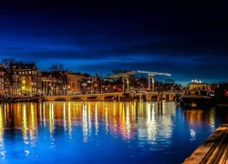 Amsterdam xinh đẹp qua góc nhìn của du khách