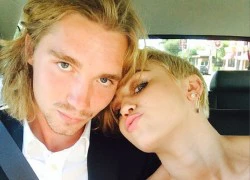 Bạn vô gia cư nhận giải thay Miley Cyrus là tội phạm bị truy nã