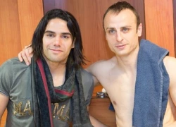 Berbatov đọ kỹ thuật và tốc độ với Falcao