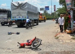 Bị xe tải kéo lê, người đàn ông nguy kịch