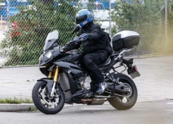 BMW S1000XR lộ diện hoàn toàn