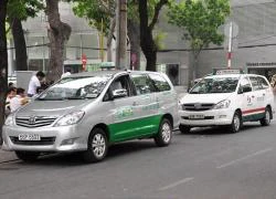 Cấm taxi ngoại tỉnh đón khách tại Hà Nội