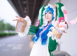 Chìm đắm trong vẻ dễ thương của Yoshino với cosplayer Aza Miyuko