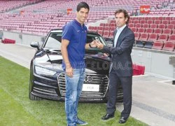 Đến Barca, Suarez được nhận xe Audi