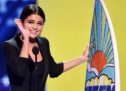 Điểm lại những khoảnh khắc đáng nhớ tại "Teen Choice Awards"