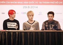 Jaejoong ấn tượng về chiếc nón lá từng được fan Việt tặng