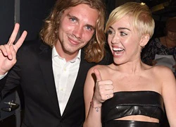 Người nhận giải VMA thay Miley Cyrus là tội phạm bị truy nã