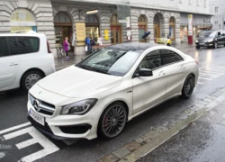 Nữ tài xế mang Mercedes CLA45 AMG làm taxi