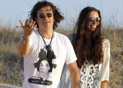 Orlando Bloom ôm ấp bạn của Miranda Kerr