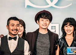 Park Shi Hoo rạng rỡ ra mắt phim đầu tiên sau scandal cưỡng dâm