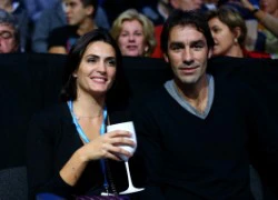 Rảnh rỗi, Robert Pires làm vệ sĩ cho bà xã