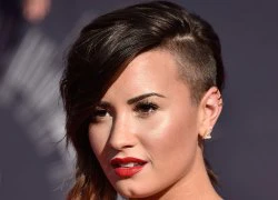 Son sắc màu 'đổ bộ' giải MTV VMAs 2014