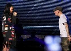 'The Monster Tour' của Rihanna và Eminem đốt cháy nước Mỹ