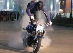 Trình diễn stunt đỉnh cao giữa quảng trường Royal City