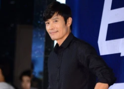 U50 Lee Byung Hun phong độ, &#8216;đè bẹp&#8217; dàn mỹ nam ở sự kiện