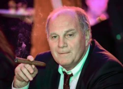 Uli Hoeness nhờ hooligan &#8220;xử&#8221; kẻ tống tiền