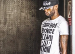 Alex Song tìm niềm vui trong thời trang