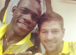 Balotelli và Gerrard &#8216;tự sướng&#8217; mừng chiến thắng