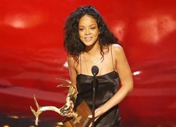 Bộ sưu tập váy ngủ siêu nhức mắt của Rihanna