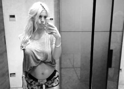 Bụng mang dạ chửa, &#8216;bom sex&#8221; Wanda Nara vẫn nghiện khoe ảnh nóng