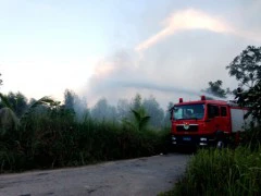 Cháy rừng gần sân bay Đà Nẵng, 800 người tham gia dập lửa