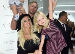 Con gái Jessica Simpson nổi bật hơn mẹ tại show thời trang