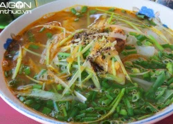 Đến Huế nhớ thưởng thức bánh canh cá lóc Thủy Dương