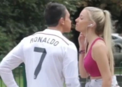 Đóng giả C. Ronaldo để được hôn fan nữ