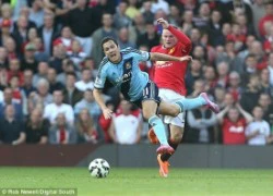 Fan MU đồng loạt kêu gọi tước băng đội trưởng của Rooney