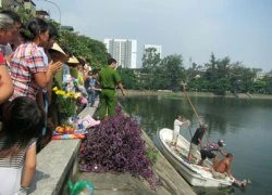 Hà Nội: Xác định danh tính nam thanh niên cho tiền trước khi tự tử