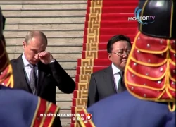 Hình ảnh ông Putin rơi lệ khi nghe quốc ca Nga gây xôn xao