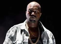 Kanye West "ăn gạch" vì yêu cầu fan ngồi xe lăn đứng dậy trong concert