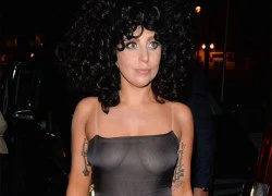 Lady Gaga mặc xuyên thấu trong tiệc mừng album mới