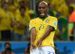 Maicon bị loại khỏi đội tuyển Brazil vì&#8230; &#8220;ngủ&#8221; với đồng đội?