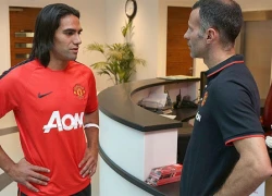 Man Utd tin Falcao không gian lận tuổi