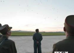 Nhà lãnh đạo Triều Tiên Kim Jong Un thị sát diễn tập nhảy dù