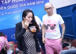 Ốc Thanh Vân ăn vội trước khi ngồi ghế nóng