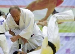 Ông Putin đã dùng "chiến thuật Judo" ở Ukraine như thế nào?