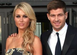 Steven Gerrard phải hầu tòa vì tòm tem vợ hàng xóm