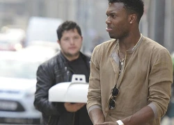 Sturridge lái siêu xe đi mua đồ ăn nhanh