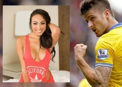 Thèm sex, Balotelli gạ tình gái gọi của Giroud