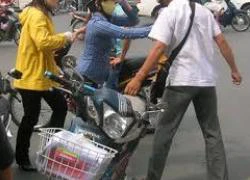 Va chạm giao thông, gọi bạn đánh người