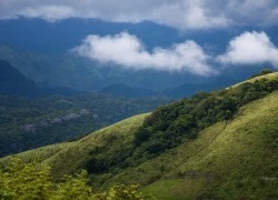 Vẻ huyền ảo của đèo Sa Mù