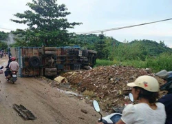 Xe tải gây tai nạn liên hoàn, 9 người nhập viện